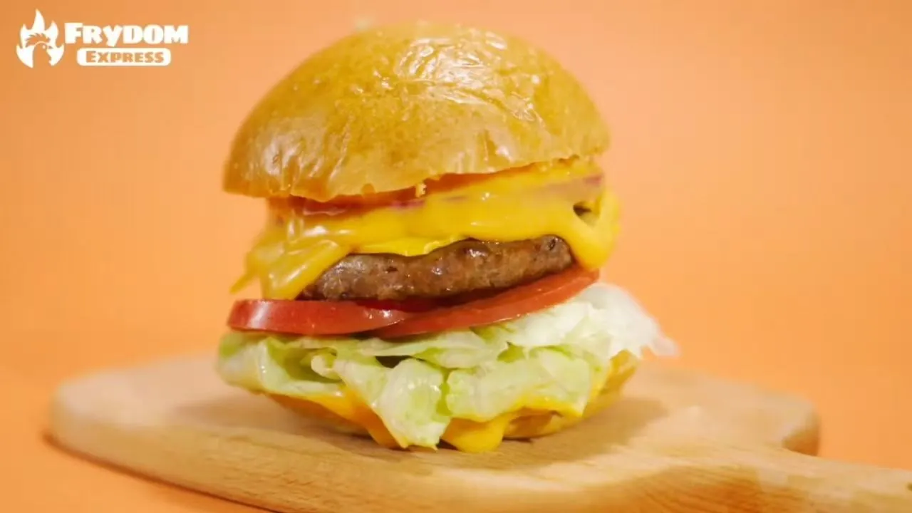 Frydom Express 炸鸡主视觉